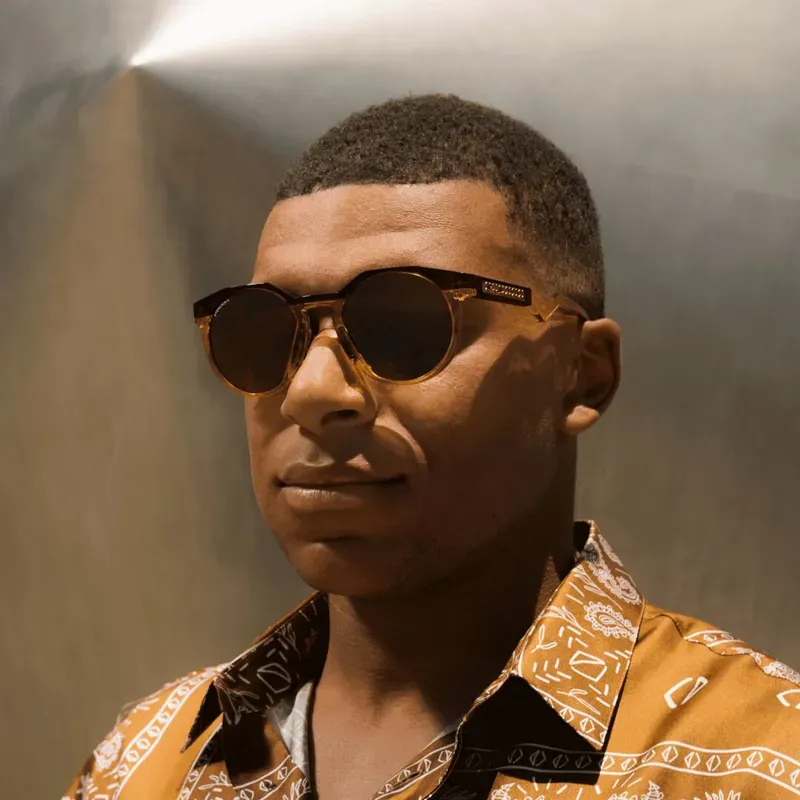 Oakley Kylian Mbappé Signature Series HSTN OO-9242-07 In Prizm Tungsten Lenses/Dark Amber/Light Curry Frame