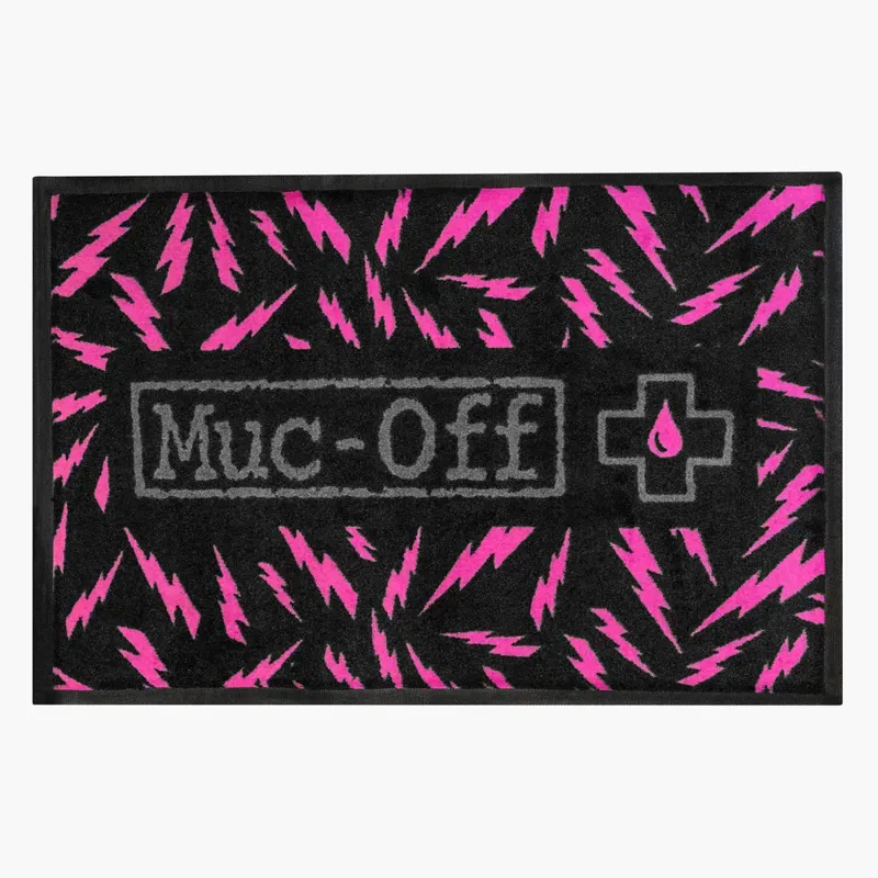 Muc-Off Ridiculously Absorbent Floor Mat in Black/Pink