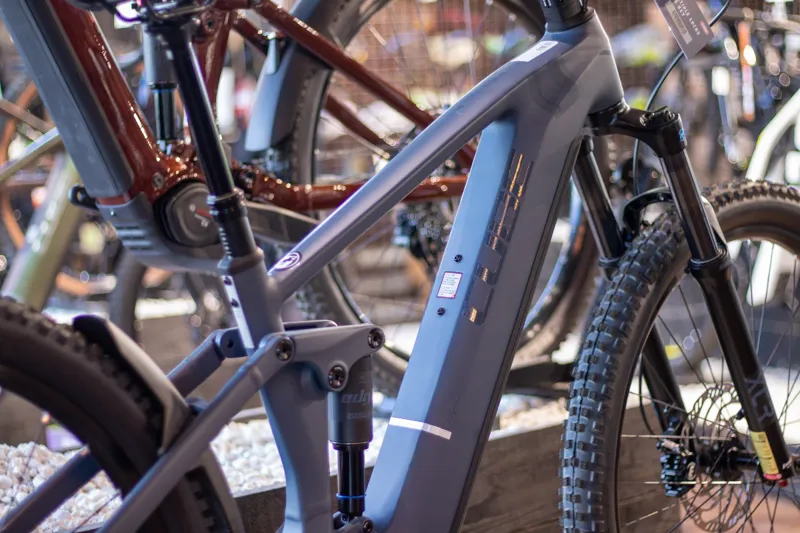 Full-Suspension e‑MTBs at Cycle 360