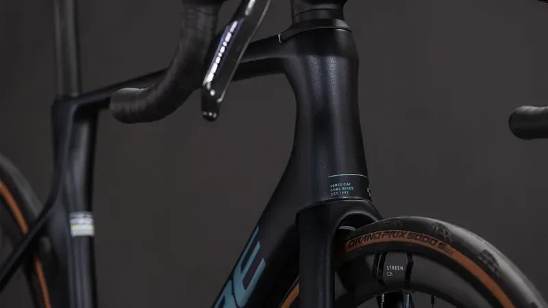 Cube Agree C:62 SLX Road Bike in Nightshift/Prism-8