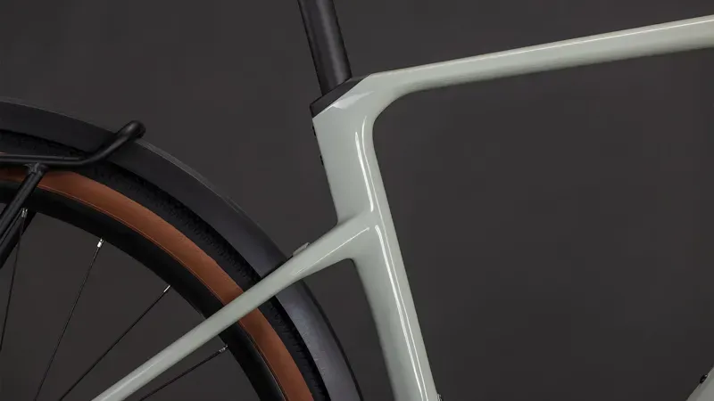 Cube Nuroad Hybrid C:62 Race 400x FE E-Road Bike in Reed Beige/Black-4