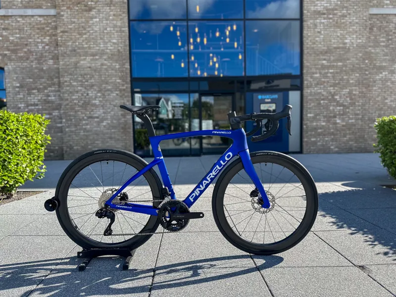 Pinarello F5 Disc - 105 Di2 Newmen Edition