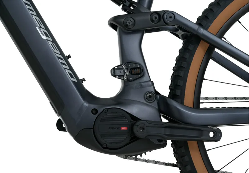 Megamo Ryal 05 in Black-2