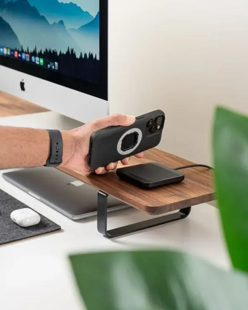 Quad Lock MAG Wireless Charging Pad in Black-1