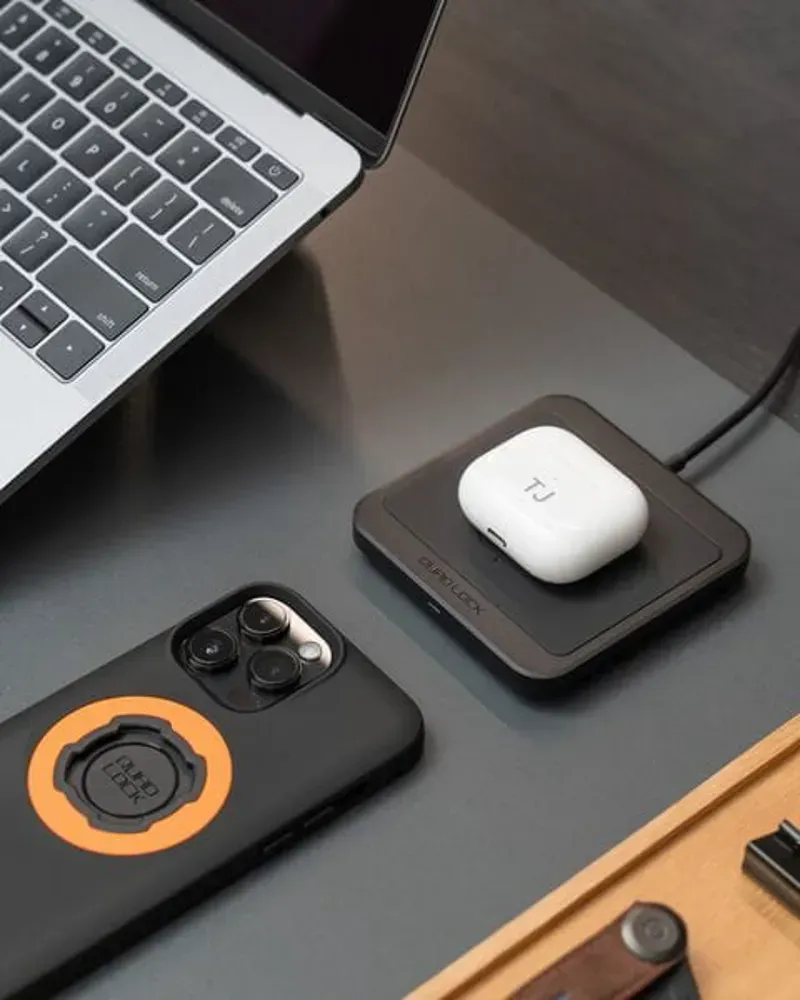 Quad Lock MAG Wireless Charging Pad in Black-2