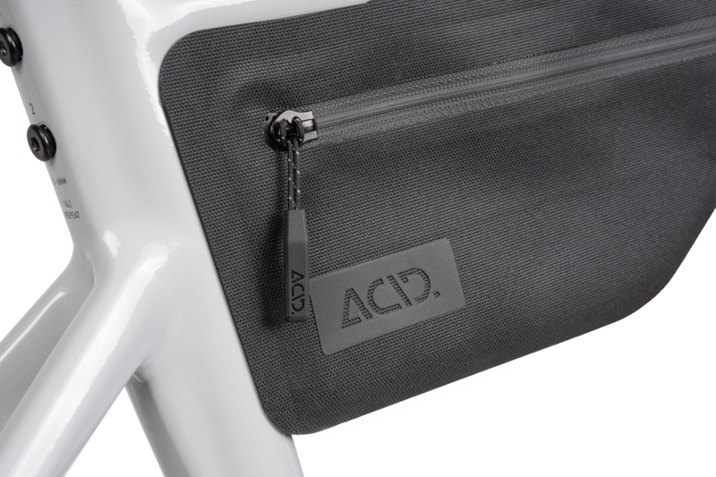 Acid Attain Pro 0.6l Frame Bag in Black-2