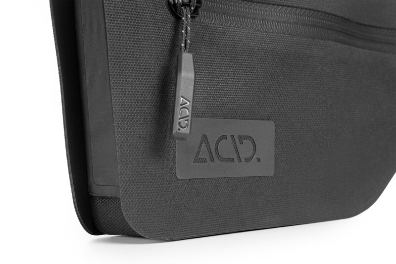 Acid Attain Pro 0.6l Frame Bag in Black-6